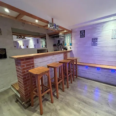 Duplex Spacieux 5p Avec Bar Et Garage *